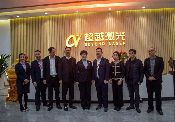 福建省長汀縣呂莉縣長一行蒞臨超越激光視察指導(dǎo)-19.png