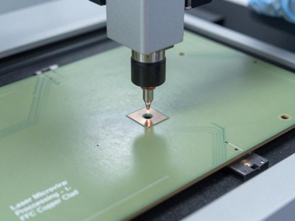 FPC銅基板激光微孔加工 (2).jpg